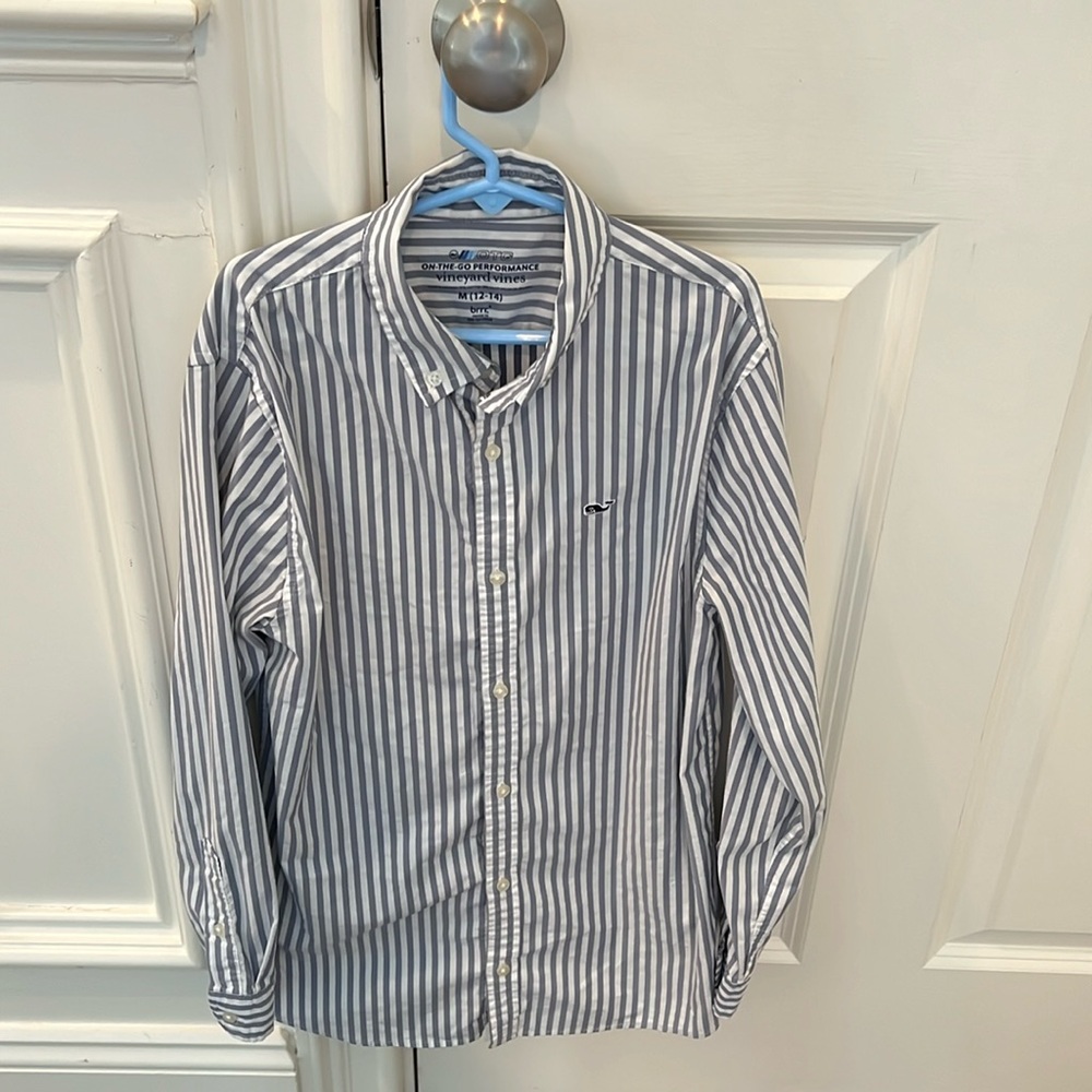 Vineyards vines on the go performance striped  Oxford shirt size M  12/14